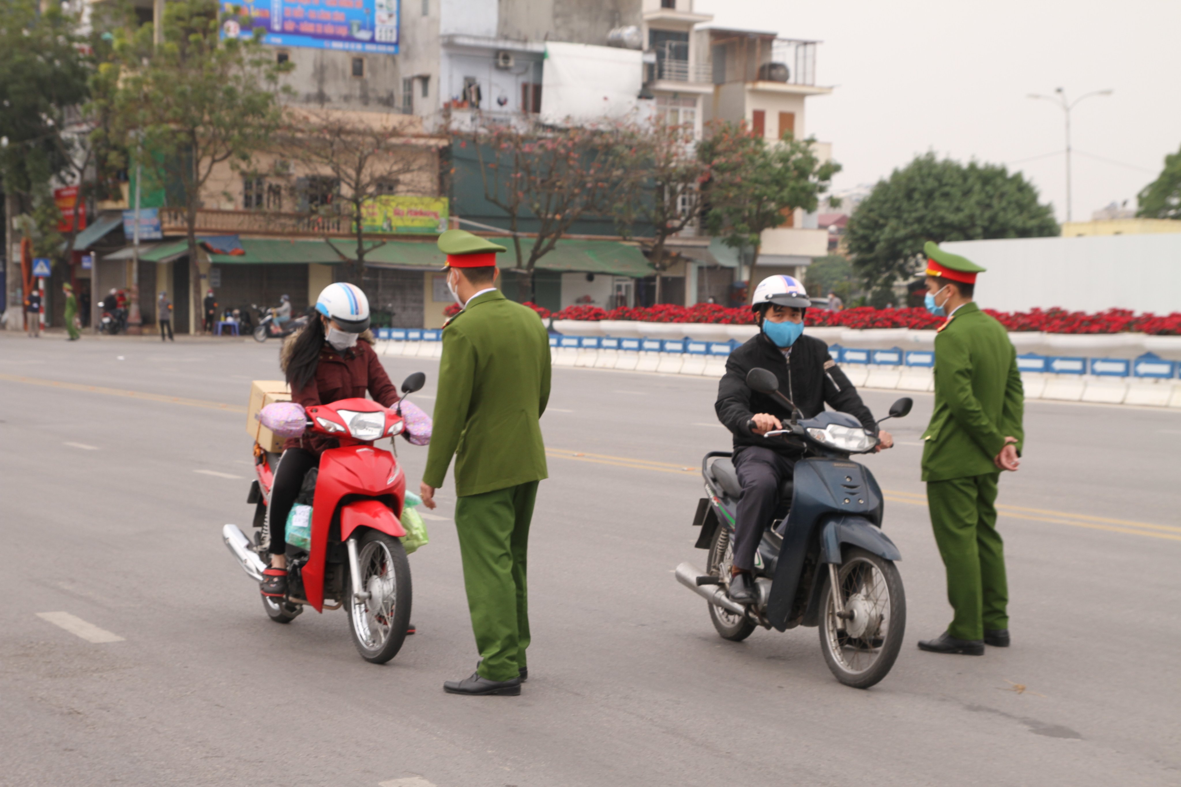 Hải Dương xử phạt công dân không chấp hành nghiêm Chỉ thị 16